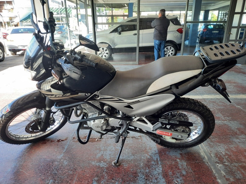 Imagen 2 de 12 de Honda Falcon 400