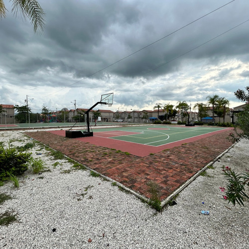 Imagen 11 de 12 de Casa En Venta De Oportunidad En Villa Bonita, Cerca De La Big Cola