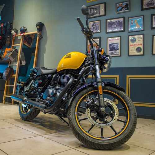 Imagen 2 de 5 de Royal Enfield Meteor 350 Fireball Yellow.