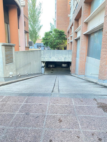 Venta Cochera Cubierta En Muñiz Barcelona V