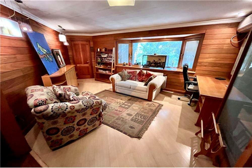 Casa Con Espacio Comercial En Venta