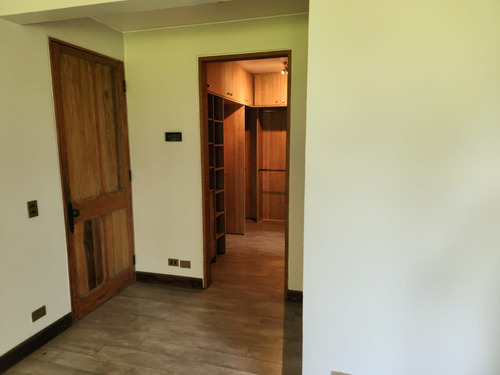 Casa Estilo Chileno En Condominio Buena Ubicacion Pirque