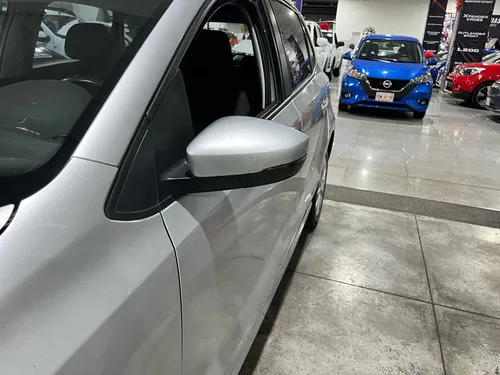 Volkswagen Polo 1.6 L4 Tiptronic At