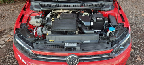 Imagen 10 de 25 de Volkswagen Polo 1,6 Comfortline Manual Año 2018 Rojo