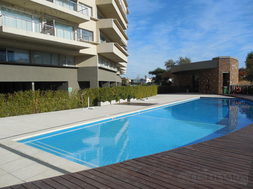 Departamento De 3 Ambientes En Alquiler En Praia- Portezuelo