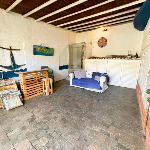 Johana Lazaro Vende Casa De 2 Niveles Ubicada En El Conjunto Residencial Sabana Larga Urb. Sabana Larga Municipio Valencia. 150 M2 De Construcción **solo Clientes**