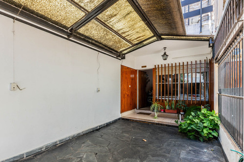 Casa . Dúplex . 4 Ambientes . Patio . Cochera . Apto Credito . Permuta . Ramos Mejia