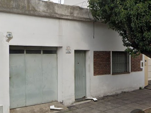 Venta Casa 2 Amb. Al Frente Con Garage  {nuevo Valor!}