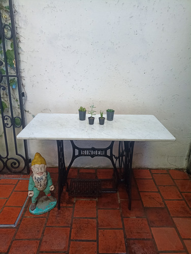 Mesa Tapa De Mármol, Base Hierro, Original Blanco (Usado)