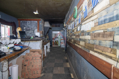 Local Comercial En Ph, Con Horno A Leña, Amplio Frente. Con Renta.