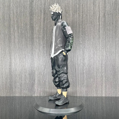 Kakashi Hatake Naruto Con Traje Negro 28 Cm Coleccionable