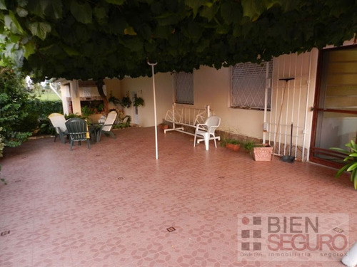 Chacra De 11 Hás, Con Bodega Y Viñedos, En Venta Próximo A Toledo