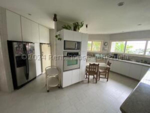 #24-15036 Esplendia Casa En La Lagunita Country Club