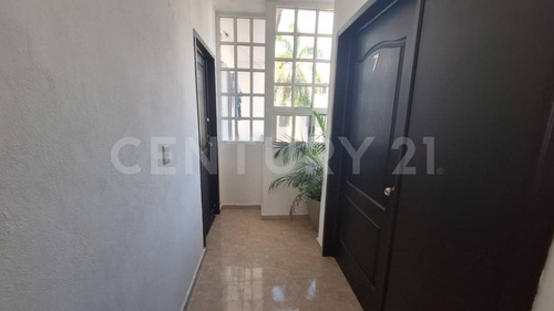 Se Renta Edificio De Departamentos 5ta Avenida Y Calle 26 Playa Del Carmen P4177