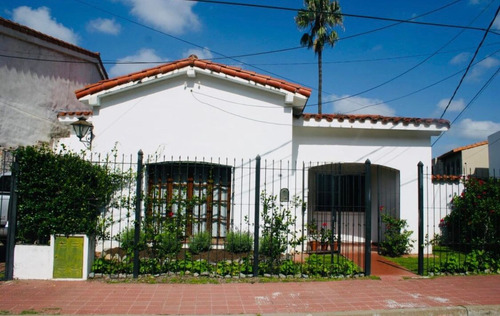 Venta Casa 4 Dormitorios Centro Con Cochera