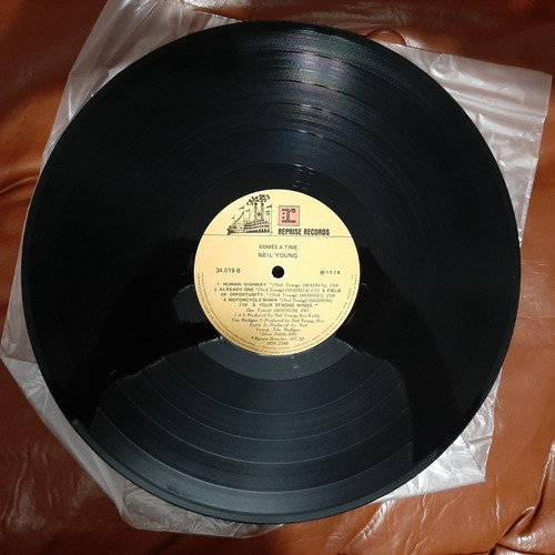 Lp - Neil Young - Comes A Time (Usado)