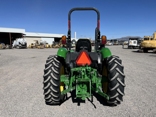 John Deere 5050e