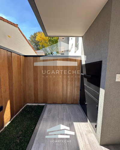 Venta - Departamento Con Jardín, Monte Grande
