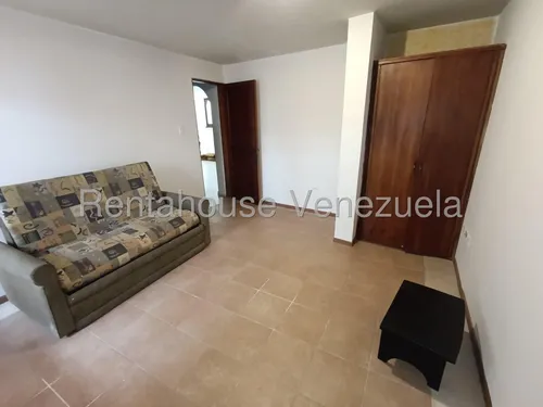 Se Vende Casa En Prados Del Este