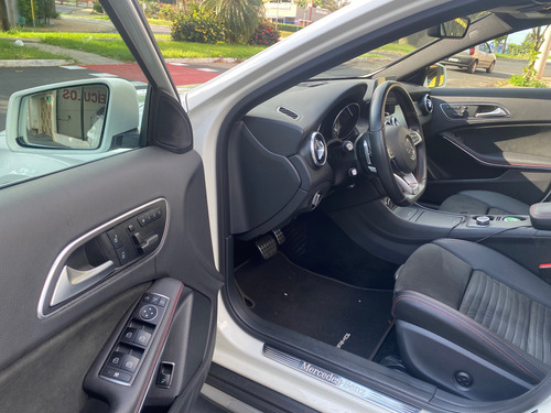 Mercedes-Benz Classe GLA 2.0 Sport Turbo 5p