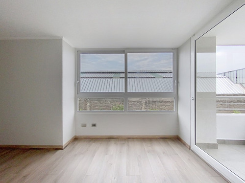 ¡moderno Dpto En Macul: 2 Privados, 1 Baños!