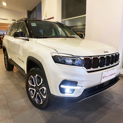 Imagen 3 de 16 de Jeep Commander Limited 2.0 2023 Td380 At9 4x4 7pas C