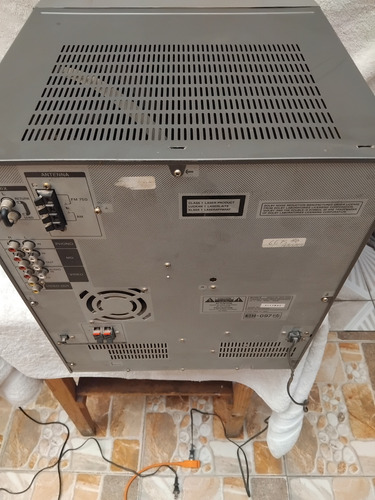 Minicomponente Sony Hcd-xg80 (solo Cd Y Auxiliar) Cerebro Gris 300 W