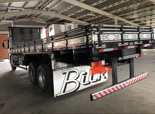 Imagem 8 de 10 de Mercedes Bens 2430