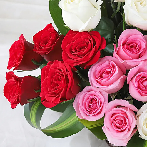 Arreglo Artificial, Rosas, Lilys Y Clavel.