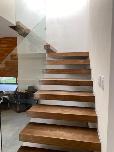 Hermosa Y Cómoda Casa En Venta En Calimaya.