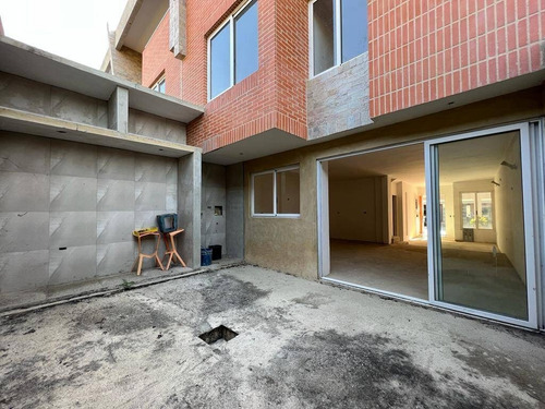 Imagen 25 de 26 de Venta Townhouse Obra Gris Valles De Camoruco 0412-4860923