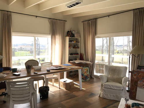 Imagen 13 de 30 de Venta Casa De 3 Dormitorios 4 Banos Vinedos De La Tahona Piscina