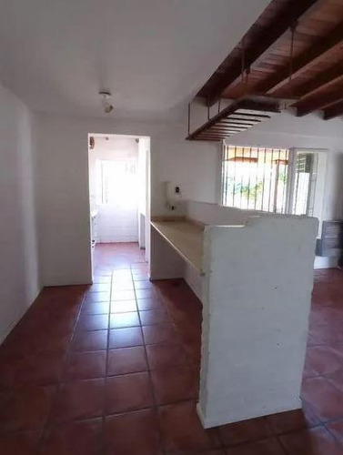 Casa Venta 3 Dormitorios 2 Baños 2 Cocheras 1 Patio Y Parrilla 300 Mts 2 Totales - City Bell