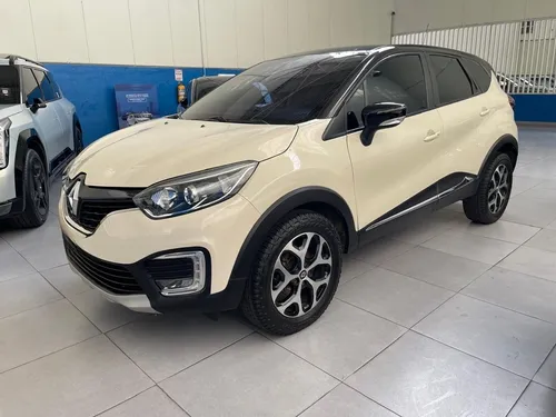Renault Captur Intens at