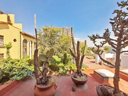 Venta De Terreno Con Construcción En Privada En Las Lomas