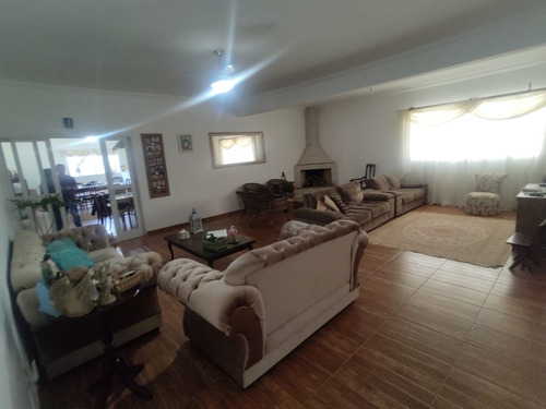 Imagem 11 de 14 de Chácara Com Área De 2.000 M², Casa Com 05 Dormitórios!!