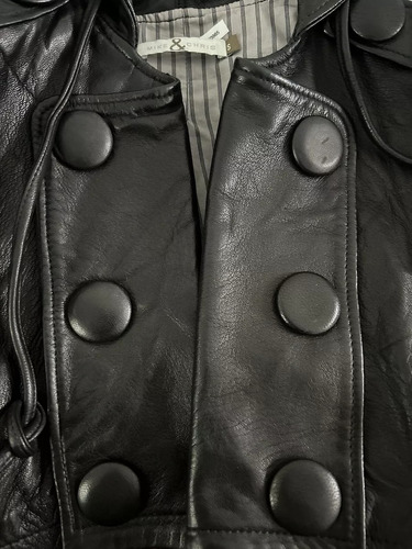 Campera Cuero Crop Capucha Rare Mike & Chris Campera Celebs (Usado)