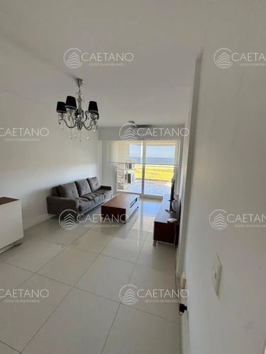 Venta Apartamento 2 Dormitorios. Playa Mansa, Punta Del Este.