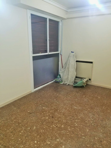 2 Ambientes En Venta Barracas Sobre Av. Montes De Oca