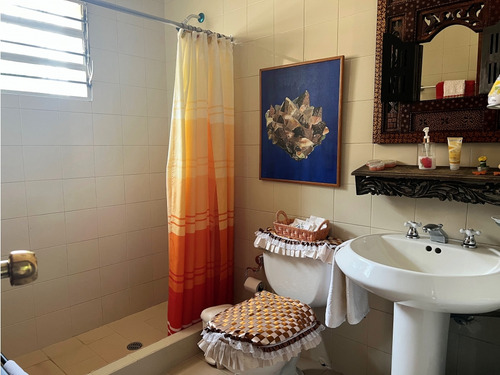 Casa En Alquiler O Venta En Los Palos Grandes En Esquina Con Anexo