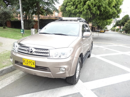 Toyota Fortuner Automatica 2012 4x2 72.500 Kilómetros