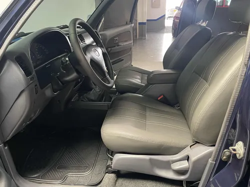Toyota Hilux 2.4L 4x4 DC