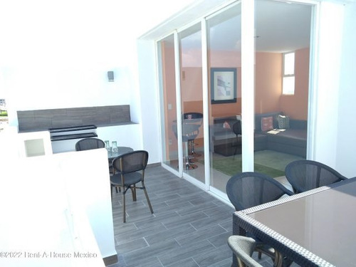 Imagen 1 de 14 de Casa Con Roof Garden Y Jardín, Zákia - Renta