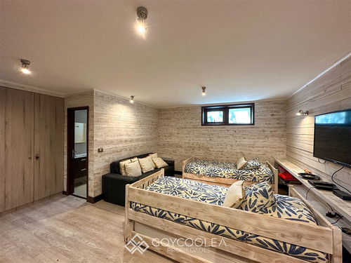 Casa En Venta De 4 Dorm. En Pucón
