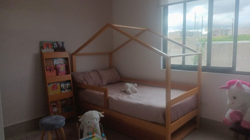 Casa En Venta En Sonterra, 2 Recamaras, 2.5 Baños, Alberca, Equipada, De Lujo!