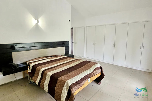Venta De Casa 3 Dormitorios Y Servicio En El Golf Punta Del Este