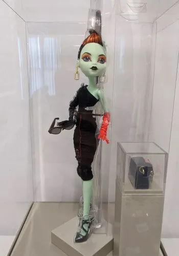 Monster High Electra Melody Muñeca Off-white C/o Colección Monster High Electra Melody Muñeca Off-white C/o Colección
