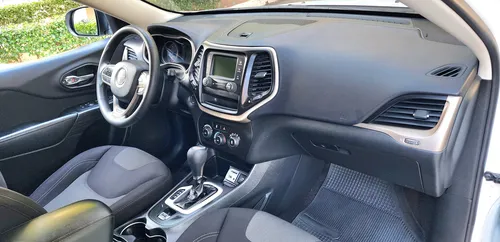 Jeep Cherokee 2.4 SPORTS