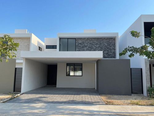 Casa En Venta  Privada Tamora Conkal  Merida