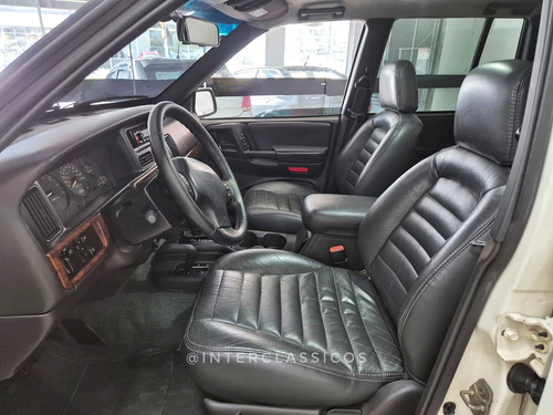 Jeep Grand Cherokee 4.0 Laredo 4x4 6i 12v Gasolina 4p Automá